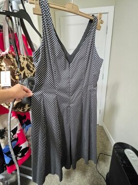 Black White Polka Dot V-Neck Dress Size 8